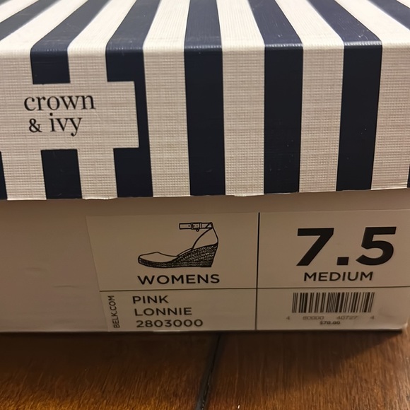 ****Brand New****Crown & Ivy Lonnie Wedges - Picture 5 of 6